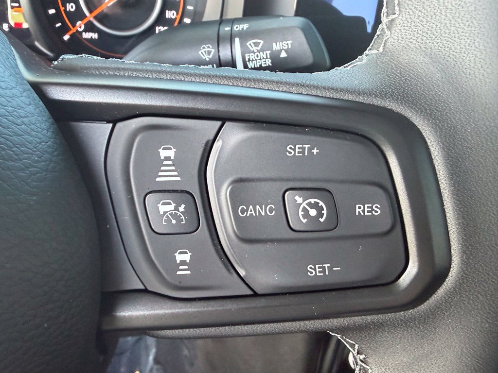 Used 2025 Jeep Gladiator Mojave w/ Convenience Group AWD/4WD image 28