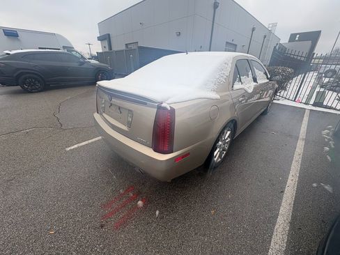 Used 2006 Cadillac STS V8 w/ Preferred Equipment Group image 7