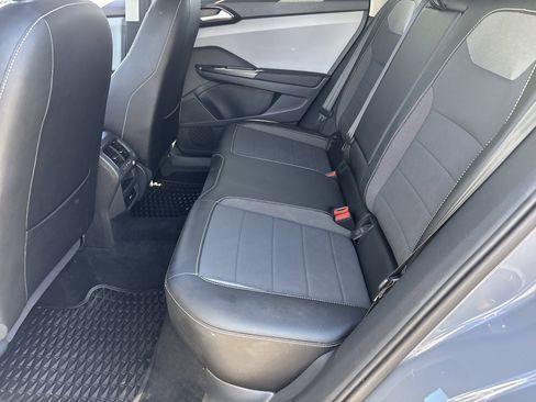 Used 2023 Volkswagen Taos SE image 15