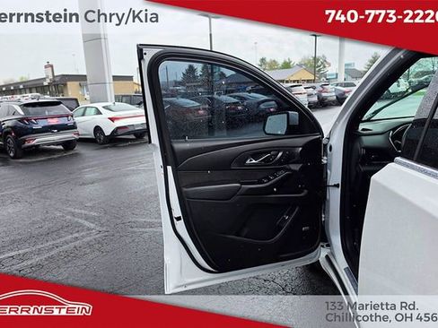 Used 2024 Chevrolet Traverse High Country image 13