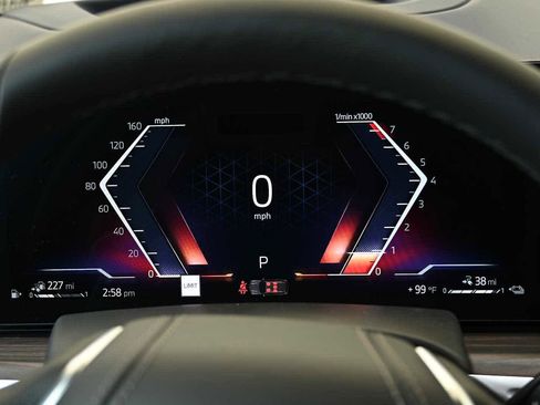 Used 2026 BMW X5 xDrive50e image 11