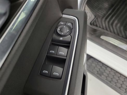 Used 2024 Chevrolet Silverado 1500 LT image 18