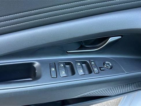 Certified 2025 Hyundai Elantra Sport image 11