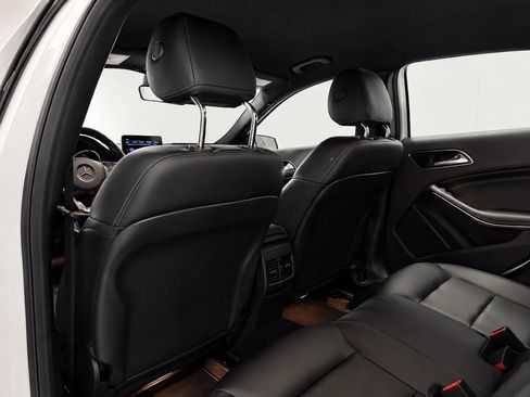 Used 2019 Mercedes-Benz GLA 250 image 12