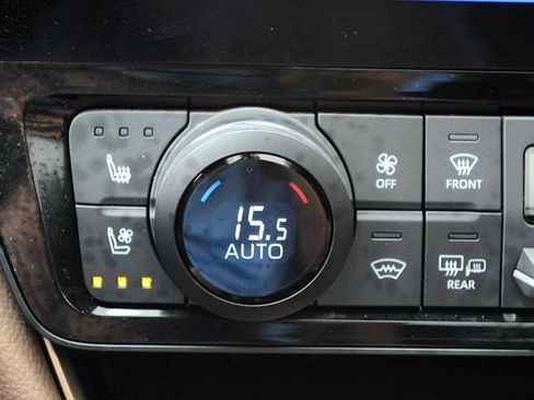 Used 2025 Toyota Grand Highlander AWD Hybrid image 31