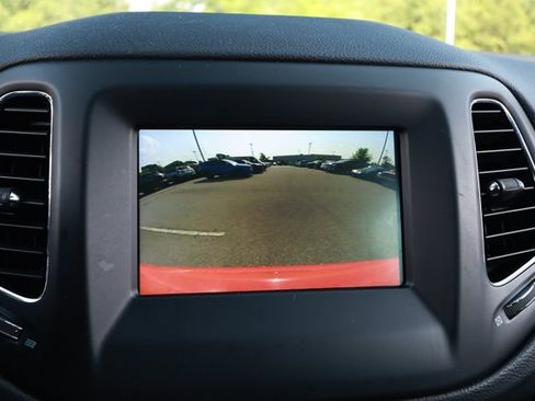 Used 2021 Jeep Compass Sport FWD image 16