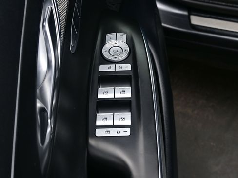 Used 2022 Genesis GV70 2.5T w/ Select Package image 10