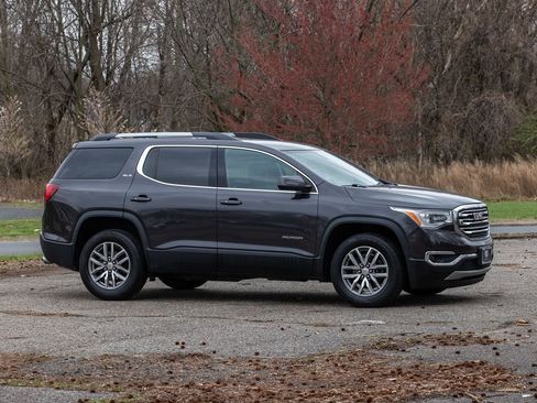 Used 2018 GMC Acadia SLE w/ Driver Alert Package I image 3