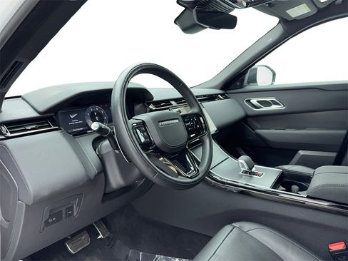 Used 2025 Land Rover Range Rover Velar Dynamic SE image 17