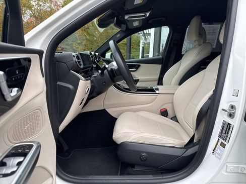 Certified 2025 Mercedes-Benz GLC 300 4MATIC image 18