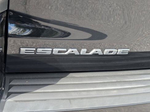 Used 2019 Cadillac Escalade Premium Luxury image 10