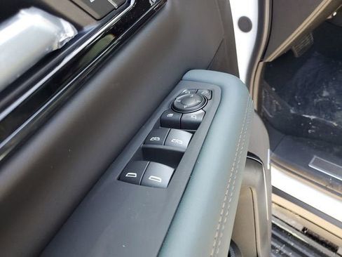 New 2026 GMC Yukon AT4 w/ AT4 Premium Package image 18