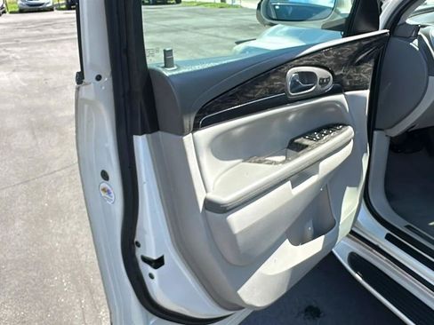 Used 2013 Buick Enclave Leather FWD image 18