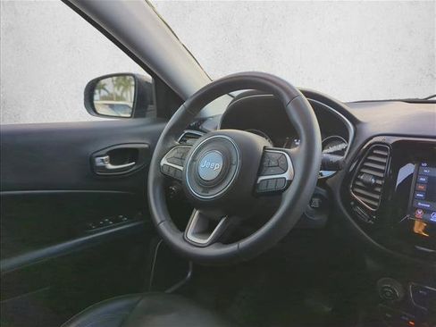 Used 2021 Jeep Compass Latitude FWD image 27