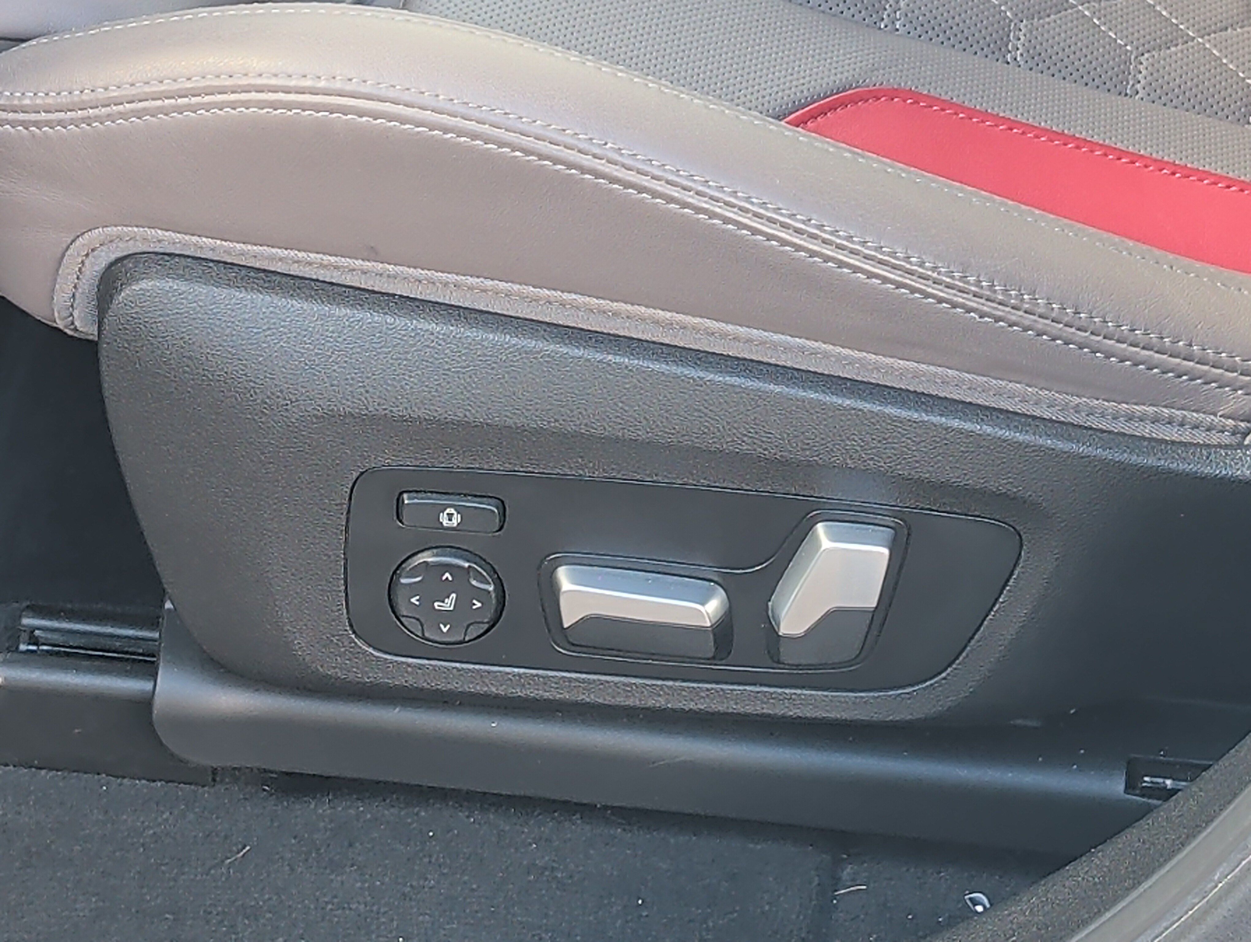 Used 2024 BMW X4 M AWD/4WD image 19