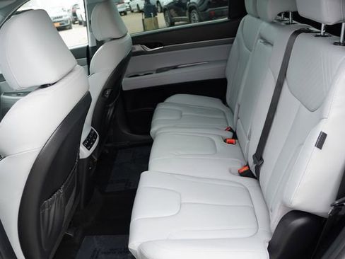 Used 2023 Hyundai Palisade SEL AWD/4WD image 17