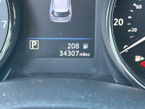 Used 2019 Nissan Rogue SL w/ Premium Package image 39