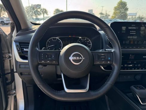 Certified 2023 Nissan Rogue SL w/ SL Premium Package image 17