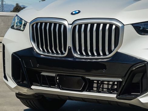 Used 2024 BMW X5 sDrive40i w/ M Sport Package image 8