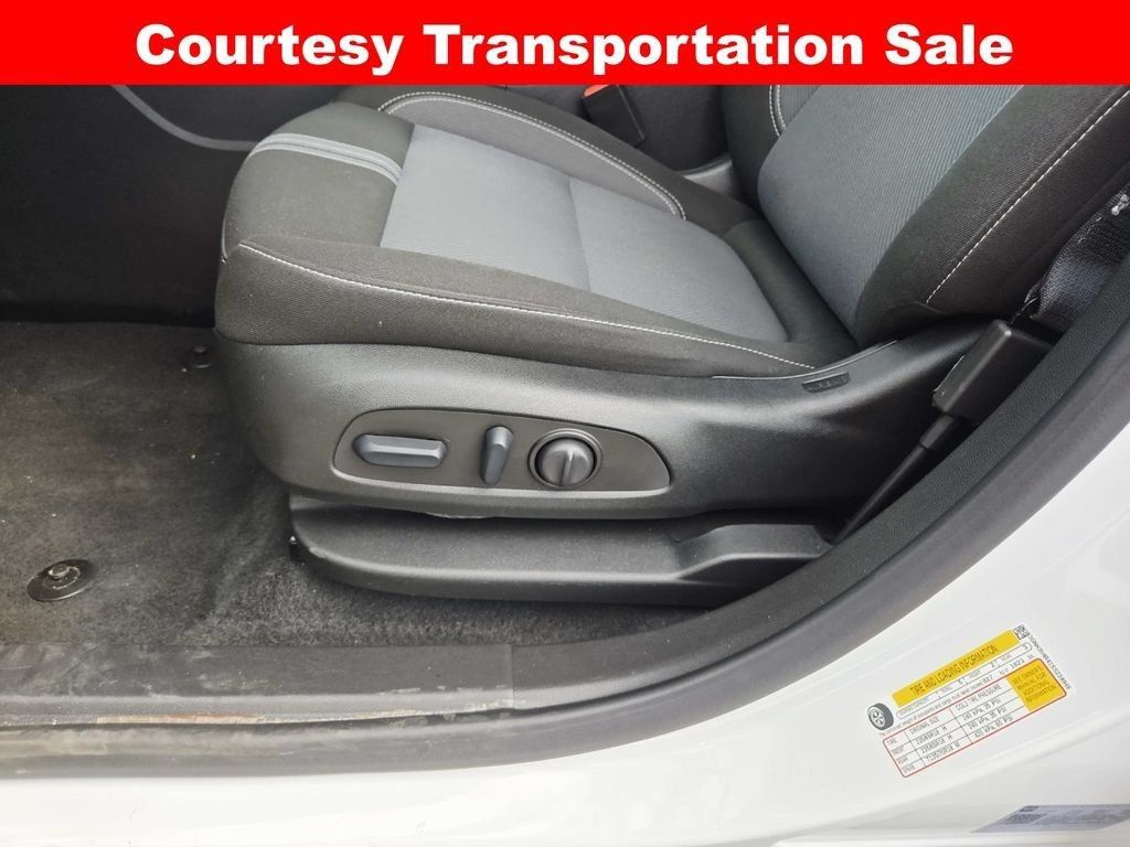 Used 2025 Chevrolet Blazer LT AWD/4WD image 34