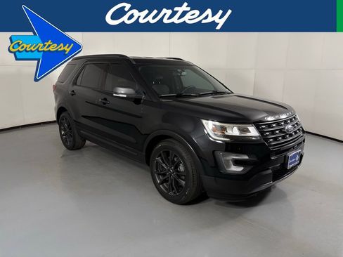 Used 2017 Ford Explorer XLT w/ Equipment Group 202A image 1