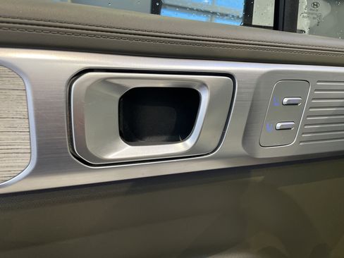 Used 2025 Hyundai Santa Fe Calligraphy AWD/4WD image 15