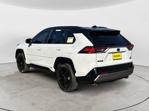 Used 2023 Toyota RAV4 XSE AWD/4WD image 7