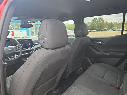 Used 2026 Chevrolet Equinox LT image 11