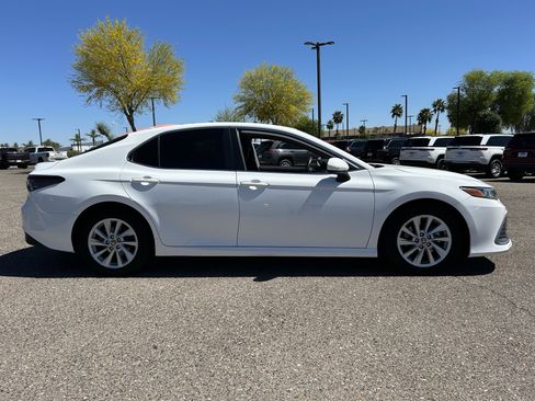 Used 2022 Toyota Camry LE w/ Carpet Mat Package (TMS) image 6