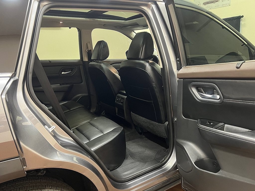 Used 2023 Nissan Rogue SV w/ SV Premium Package AWD/4WD image 28