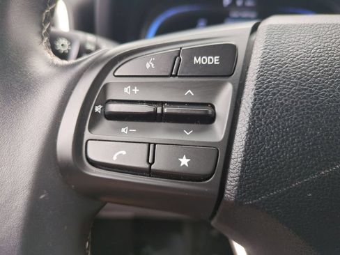 Used 2025 Hyundai Venue SEL FWD image 20