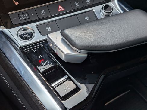 Used 2023 Audi e-tron Premium AWD/4WD image 20