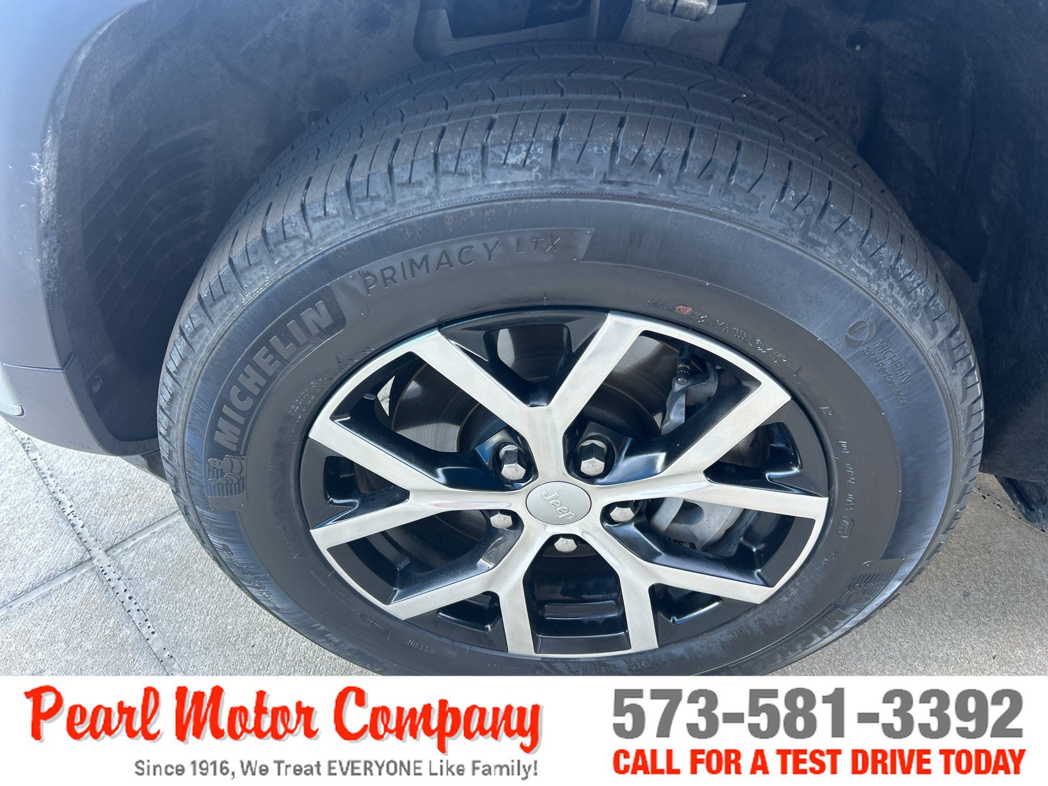 Used 2024 Jeep Grand Cherokee L Limited w/ Luxury Tech Group II AWD/4WD image 8