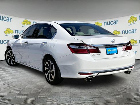 Certified 2017 Honda Accord EX-L image 4