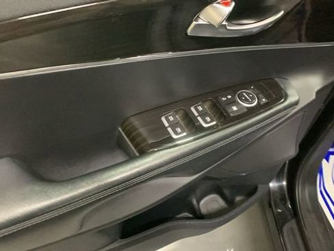 Used 2019 Kia Sorento LX image 6