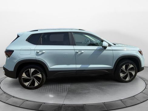 New 2026 Volkswagen Taos SE AWD/4WD image 8