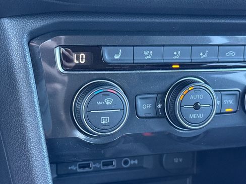 Used 2019 Volkswagen Tiguan SE AWD/4WD image 29