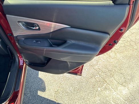 Used 2018 Nissan Murano SV image 16