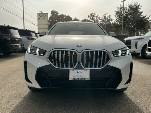 Used 2025 BMW X6 xDrive40i w/ Climate Comfort Package image 2