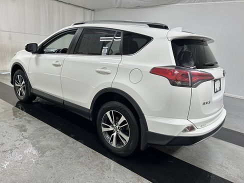 Used 2018 Toyota RAV4 XLE AWD/4WD image 7