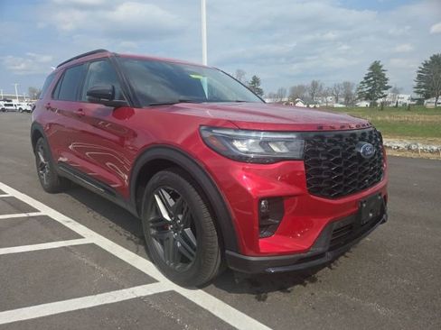 Used 2025 Ford Explorer ST AWD/4WD image 1