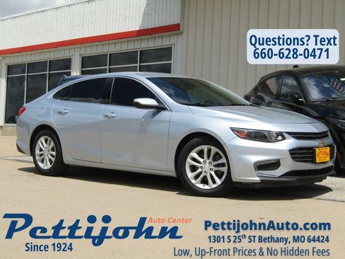 Used 2018 Chevrolet Malibu LT FWD image 1