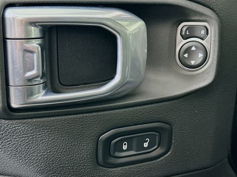 Used 2022 Jeep Wrangler Unlimited Rubicon 4xe w/ Steel Bumper Group image 15