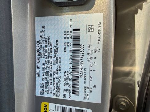 Used 2015 Ford Fusion SE FWD image 27