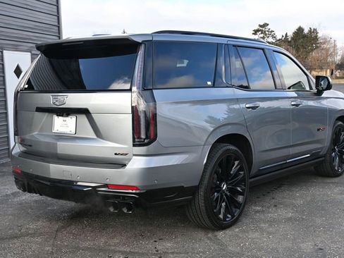 Used 2026 Cadillac Escalade V image 6