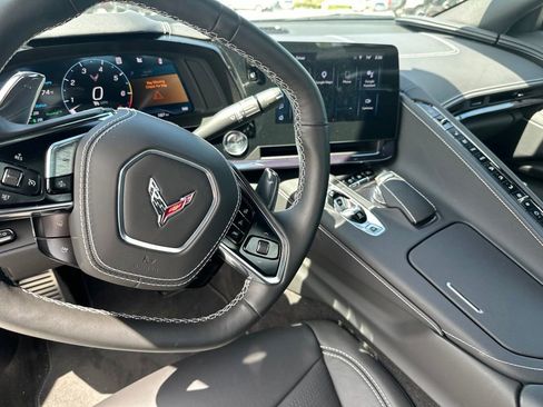 Used 2025 Chevrolet Corvette Stingray Preferred Conv w/ Z51 Performance Package RWD image 16