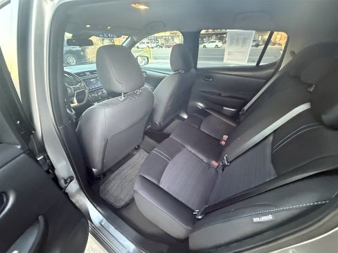 Used 2022 Nissan Leaf S image 19