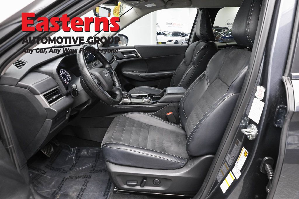 Used 2025 Mitsubishi Outlander SE FWD image 16