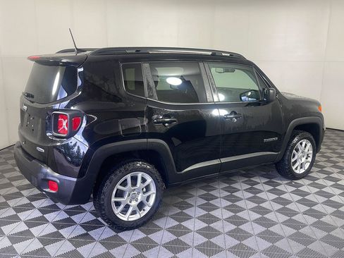 Used 2023 Jeep Renegade Latitude w/ Premium Group AWD/4WD image 8