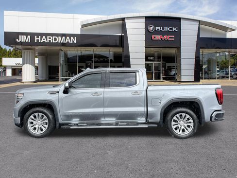 Used 2023 GMC Sierra 1500 Denali w/ Technology Package AWD/4WD image 4